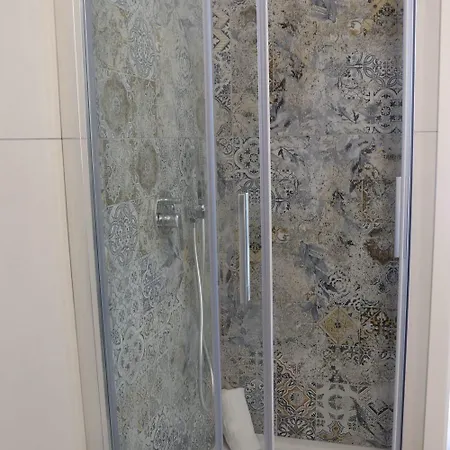 Domus Mamurra Apartman *